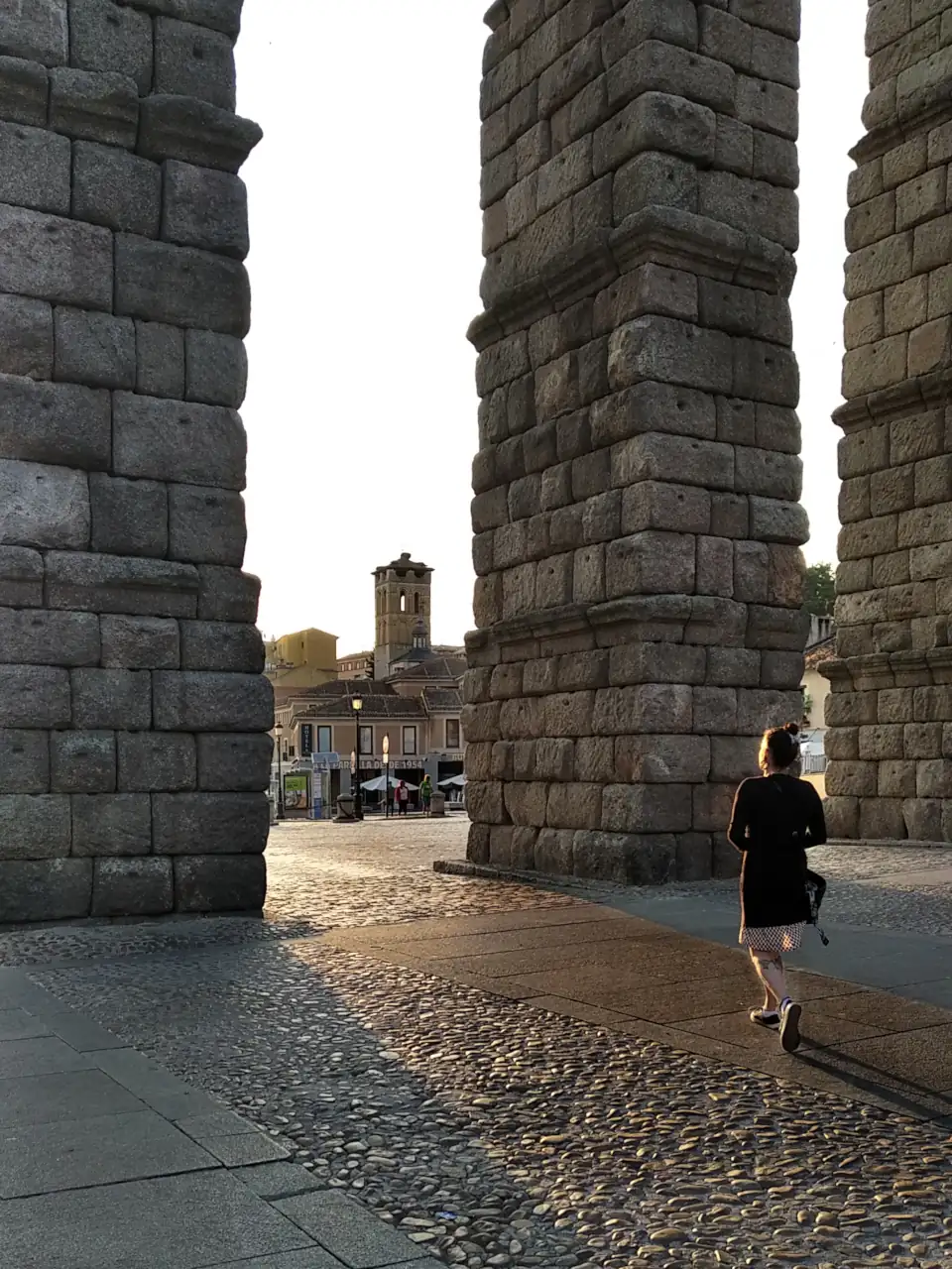 ¿te atreverias a caminar por este tunel de la historia?